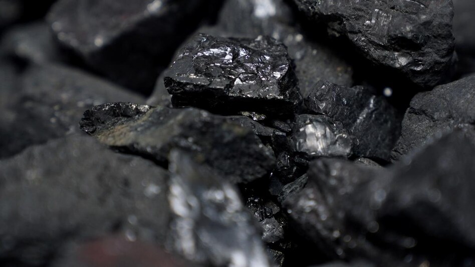 Govt mulls linking price of coking coal to imported dry fuel (Photo: Reuters) Govt mulls linking price of coking coal to imported dry fuel (Photo: Reuters)