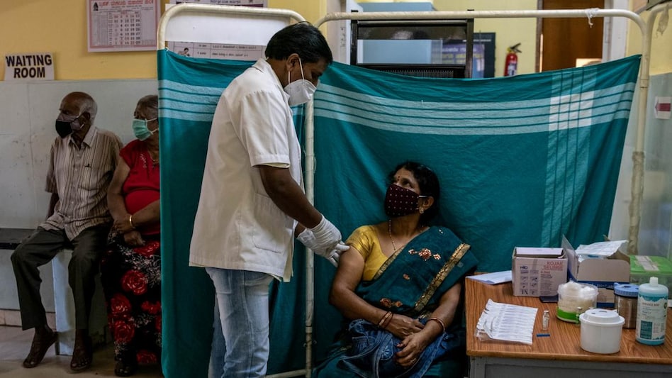 Govt reviews COVID-19 situation amid 70 Omicron cases reported in country (Photo: Reuters) Govt reviews COVID-19 situation amid 70 Omicron cases reported in country (Photo: Reuters)