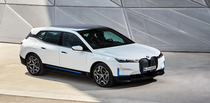 BMW iX will be available in metallic paintworks such as Mineral White, Phytonic Blue, Black Sapphire and Sophisto Grey BMW iX will be available in metallic paintworks such as Mineral White, Phytonic Blue, Black Sapphire and Sophisto Grey