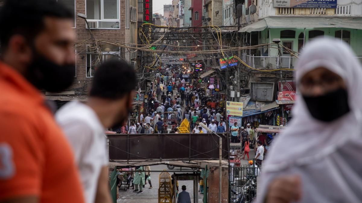 The order said that all DMs and DCPs should deploy a sufficient number of enforcement teams on the field to keep utmost vigil at public places to enforce strict adherence to Covid-appropriate behaviour. The order said that all DMs and DCPs should deploy a sufficient number of enforcement teams on the field to keep utmost vigil at public places to enforce strict adherence to Covid-appropriate behaviour.