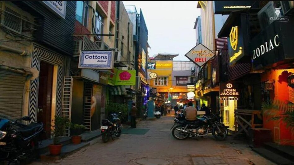 Under the ‘yellow alert’ put forth by the state government, shops in marketplaces are allowed to remain open on an odd-even basis from 10 am to 8 pm Under the ‘yellow alert’ put forth by the state government, shops in marketplaces are allowed to remain open on an odd-even basis from 10 am to 8 pm