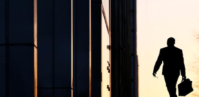 HR heads are finding unique ways to curb job-offer dropout rates (Photo: Reuters) HR heads are finding unique ways to curb job-offer dropout rates (Photo: Reuters)