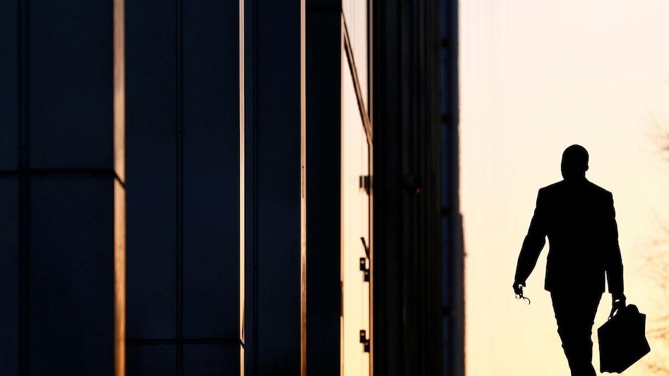 HR heads are finding unique ways to curb job-offer dropout rates (Photo: Reuters) HR heads are finding unique ways to curb job-offer dropout rates (Photo: Reuters)