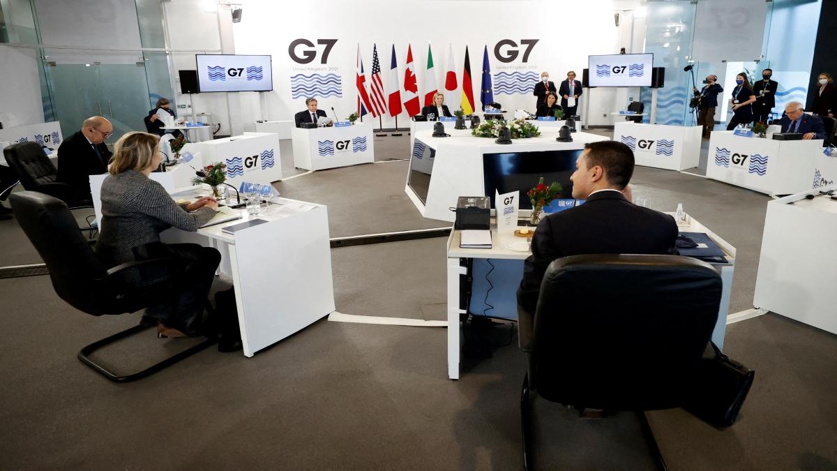 G7 nations warn Russia of 'massive consequences' if it attacks Ukraine