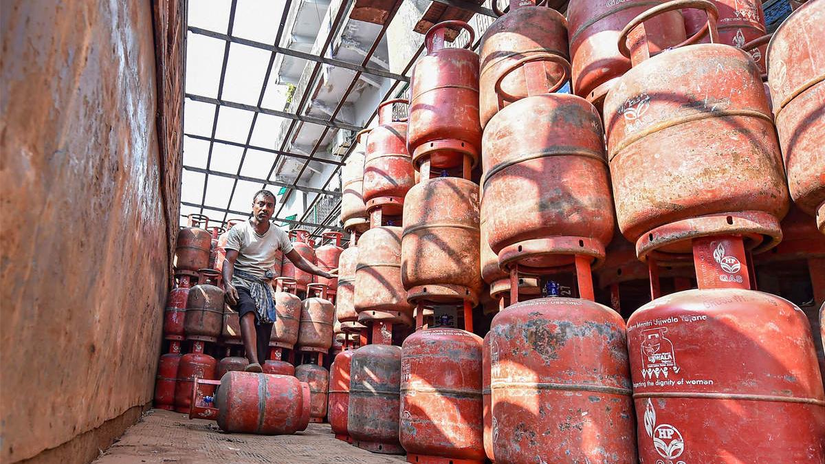 Indian Oil Corporation, Adani Total Gas emerge top bidders for city gas licenses