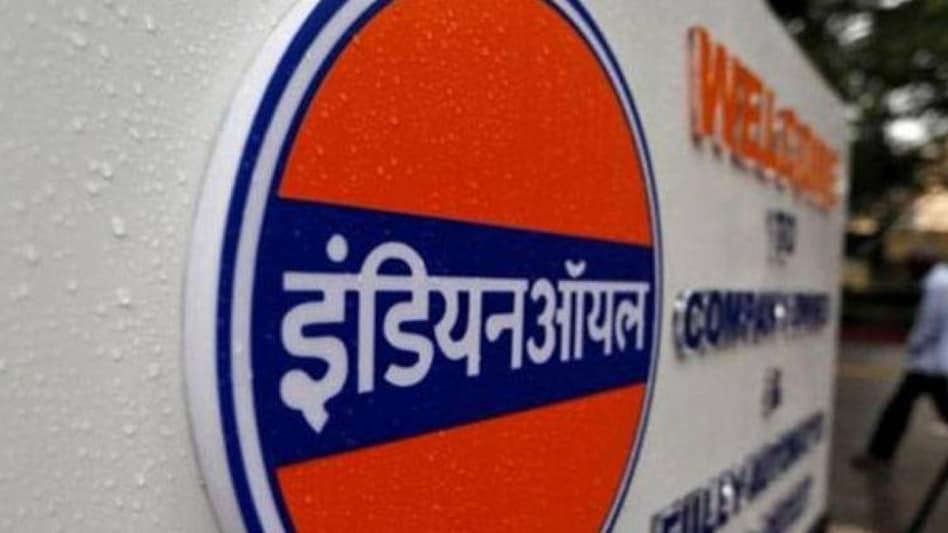 IOC operates a network of more than 15,000 km long crude oil, petroleum product and gas pipelines IOC operates a network of more than 15,000 km long crude oil, petroleum product and gas pipelines