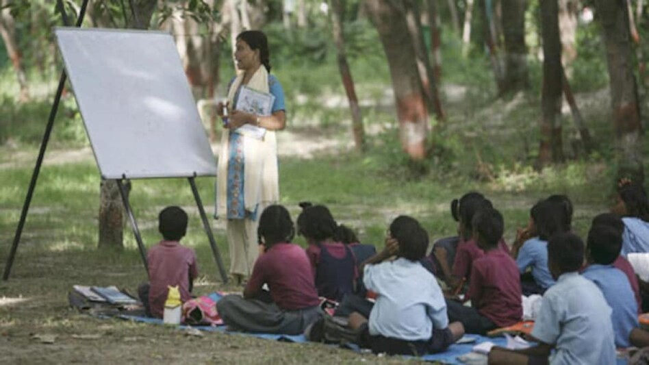 In the 'small states' category, Kerala grabbed the top spot and Jharkhand was adjudged the worst performer on the index. In the 'small states' category, Kerala grabbed the top spot and Jharkhand was adjudged the worst performer on the index.