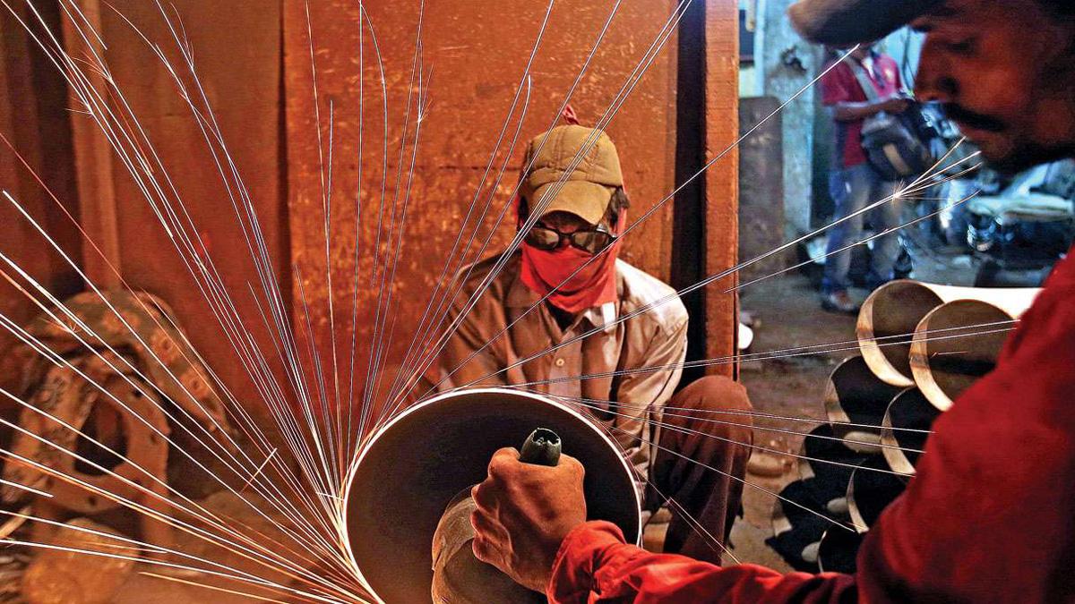 Manufacturing activity at 10-month high Manufacturing activity at 10-month high