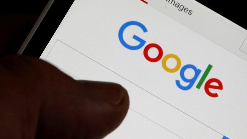 Google is finally working on moving the search bar to the bottom on Android phones Google is finally working on moving the search bar to the bottom on Android phones
