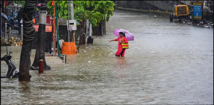 There were complaints related to water-logging from Thane city. There were complaints related to water-logging from Thane city.