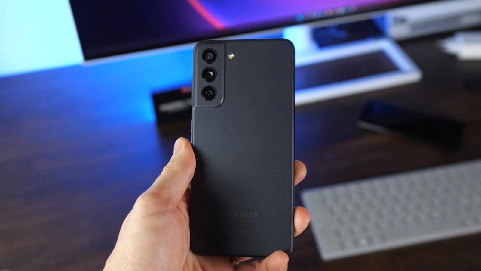 Samsung confirms CES 2022 presence with a new teaser video, Galaxy S21 FE likely to debut at the event