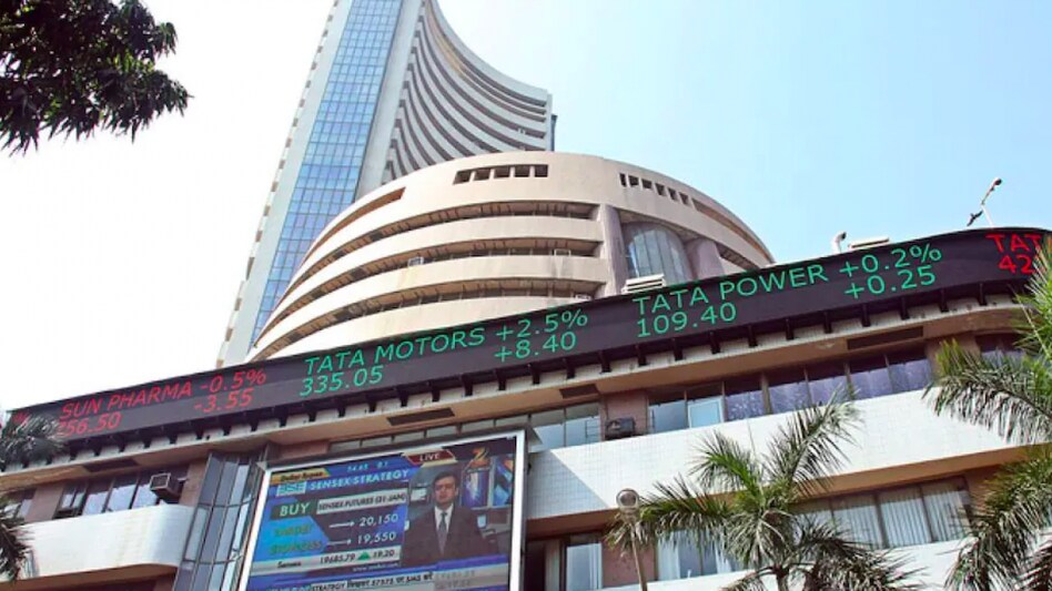 The week, however, ended on a negative note albeit only marginally as Friday saw both Sensex and Nifty losing marginal ground. The week, however, ended on a negative note albeit only marginally as Friday saw both Sensex and Nifty losing marginal ground.