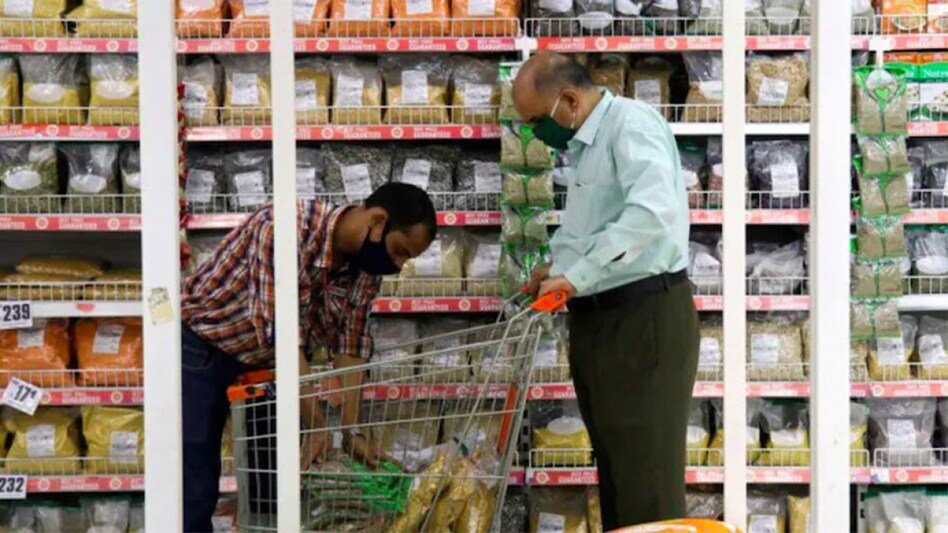 The CPI-based inflation was 4.48% in October and 6.93% in November 2020. The CPI-based inflation was 4.48% in October and 6.93% in November 2020.