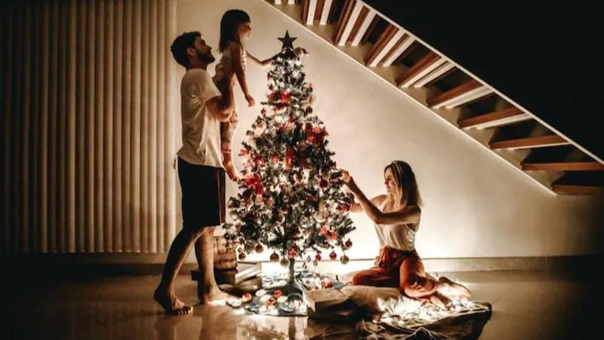 Christmas 2021 wishes, Whatsapp Status, messages, quotes, images