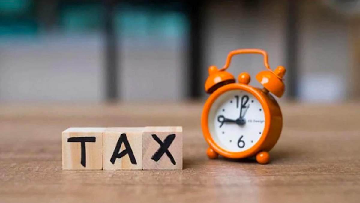 The last date of filing income tax returns for AY2021-22 is December 31. The last date of filing income tax returns for AY2021-22 is December 31.