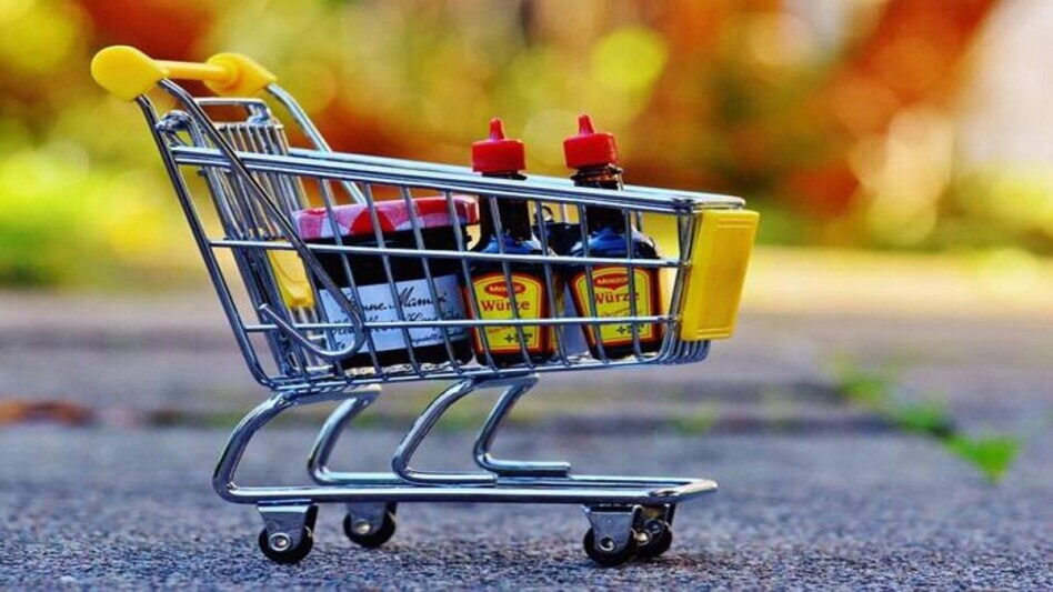 Food and groceries, and quick service restaurants (QSR) continue to indicate growth Food and groceries, and quick service restaurants (QSR) continue to indicate growth