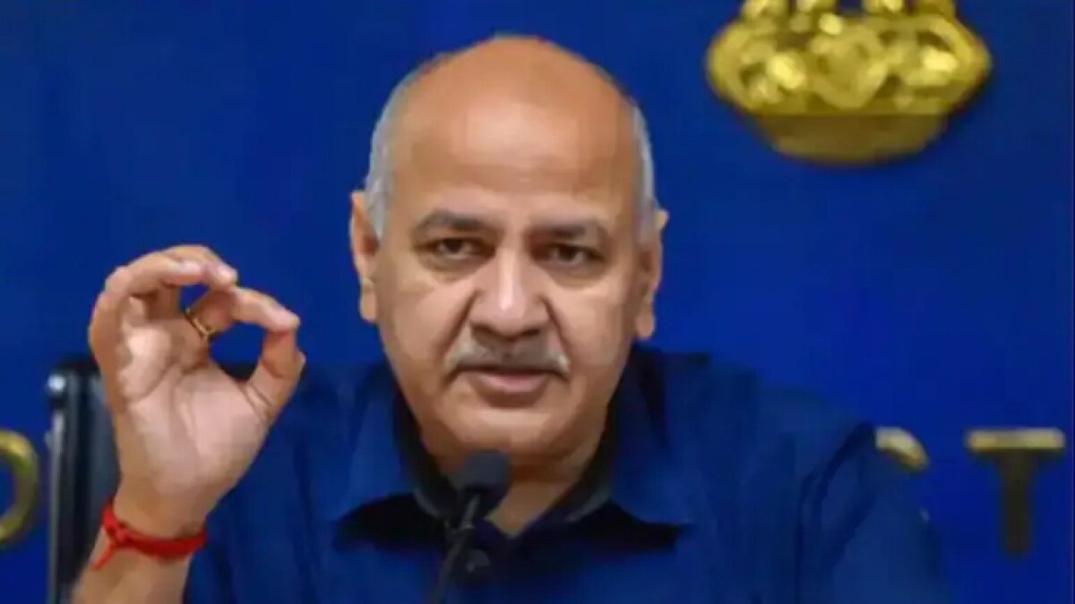 At the meeting, Sisodia also demanded that the Union government increase the central assistance for Delhi to Rs 2,020 crore in the next budget. At the meeting, Sisodia also demanded that the Union government increase the central assistance for Delhi to Rs 2,020 crore in the next budget.