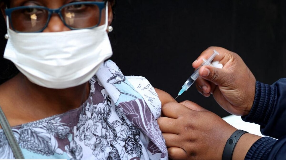 South Africa has relied heavily on the two companies' shots in its vaccination campaign, which had given 44% of its adult population at least one dose of a COVID-19 vaccine earlier this month. (Photo: Reuters) South Africa has relied heavily on the two companies' shots in its vaccination campaign, which had given 44% of its adult population at least one dose of a COVID-19 vaccine earlier this month. (Photo: Reuters)