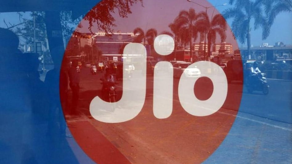 Reliance Jio complains to Trai for Vodafone Idea's new tariff plans (Photo: Reuters) Reliance Jio complains to Trai for Vodafone Idea's new tariff plans (Photo: Reuters)