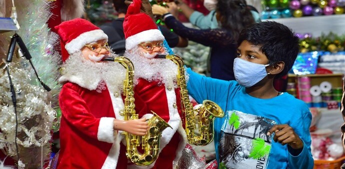 Delhi bans Christmas, New Year gatherings amid Omciron scare Delhi bans Christmas, New Year gatherings amid Omciron scare