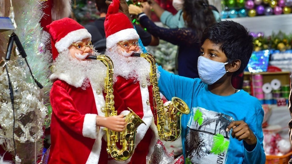 Delhi bans Christmas, New Year gatherings amid Omciron scare Delhi bans Christmas, New Year gatherings amid Omciron scare