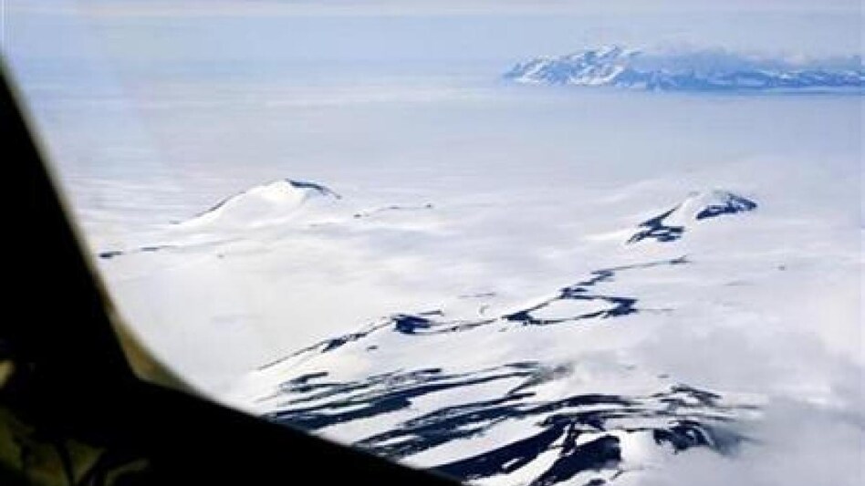 The Chief of the General Staff of the British Army congratulated Chandi on the completion of her trek, praising her as an "inspirational example of the grit and determination" The Chief of the General Staff of the British Army congratulated Chandi on the completion of her trek, praising her as an "inspirational example of the grit and determination"