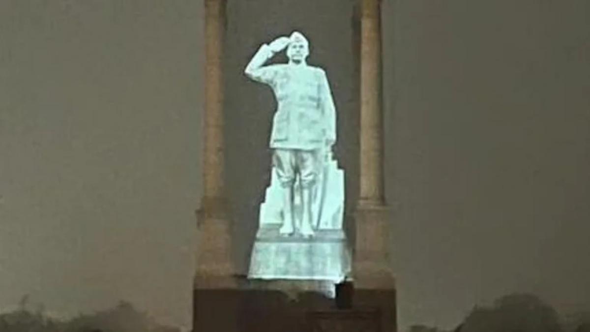 PM Modi unveils hologram statue of Netaji Subhas Chandra Bose at India Gate