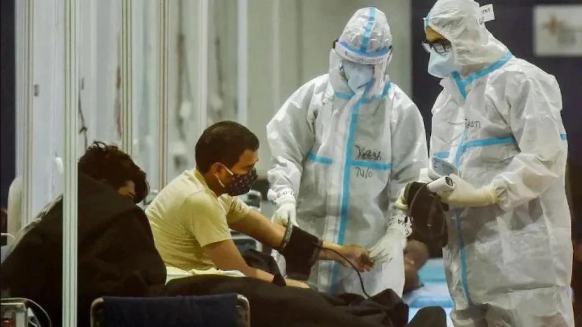 Delhi sees sharp rise in daily Covid cases, over 17,000 infections reported 