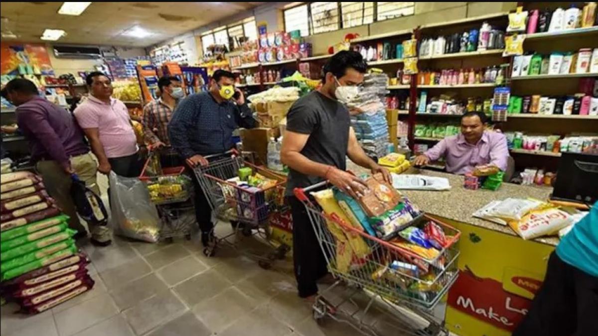 The margin disparity between organised retailers & distributors like Jio Mart, Metro Cash & Carry, Walmart and Udayan, among others, and standalone distributors, have kept the later on the edge in recent times The margin disparity between organised retailers & distributors like Jio Mart, Metro Cash & Carry, Walmart and Udayan, among others, and standalone distributors, have kept the later on the edge in recent times