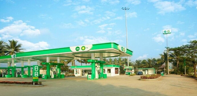 RBML had launched its first Jio-bp branded Mobility Station at Navde, Navi Mumbai in October last year. And since then it has been scaling up the network. RBML had launched its first Jio-bp branded Mobility Station at Navde, Navi Mumbai in October last year. And since then it has been scaling up the network.