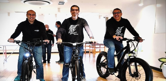 (L-R) Varun Grovar, Co-Founder, Lifelong Online, Bharat Kalia, Co-Founder, Lifelong Online, Atul Raheja (L-R) Varun Grovar, Co-Founder, Lifelong Online, Bharat Kalia, Co-Founder, Lifelong Online, Atul Raheja
