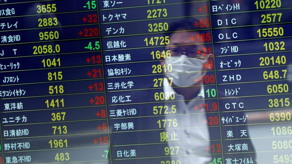Asian share markets tumble after weak data on Wall Street (Photo: Reuters) Asian share markets tumble after weak data on Wall Street (Photo: Reuters)