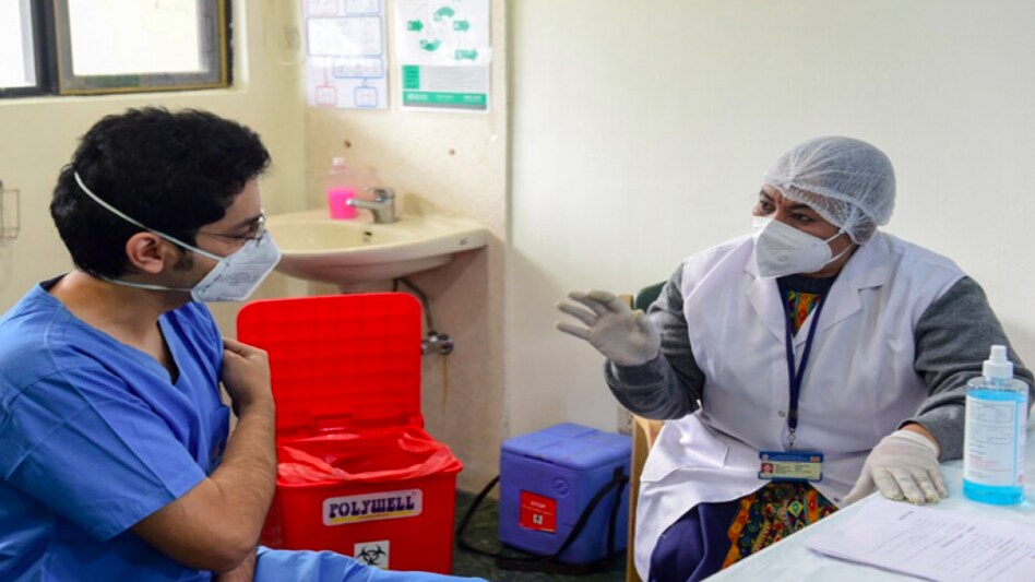 More than 50% of all doctor consultations are for GPs and Pulmonologists with major concerns like fever, sore throat, headache, body pain, stuffy nose, Omicron spread, Covid-19 vaccine booster doses, and vaccines for children, among others. More than 50% of all doctor consultations are for GPs and Pulmonologists with major concerns like fever, sore throat, headache, body pain, stuffy nose, Omicron spread, Covid-19 vaccine booster doses, and vaccines for children, among others.