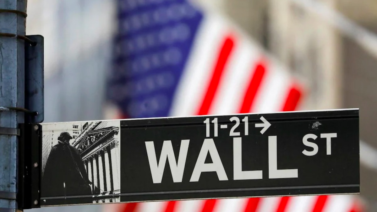 Wall St update: S&P 500 flirts with correction for 5th time on rate hike worries - Vimarsana News