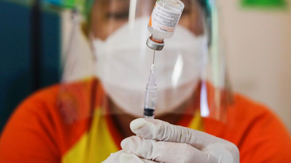COVID-19 vaccines emerged as saviour of lives and livelihoods: Eco Survey 2022 COVID-19 vaccines emerged as saviour of lives and livelihoods: Eco Survey 2022