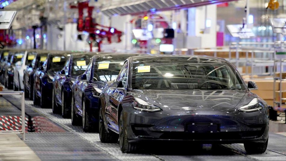 Analysts had expected Tesla to deliver 2,63,026 vehicles, according to Refinitiv data. Analysts had expected Tesla to deliver 2,63,026 vehicles, according to Refinitiv data.