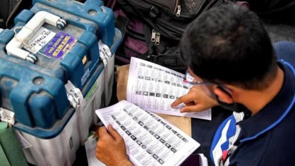 Elections should be held with ballot papers: Chhattisgarh CM's father writes to President Elections should be held with ballot papers: Chhattisgarh CM's father writes to President