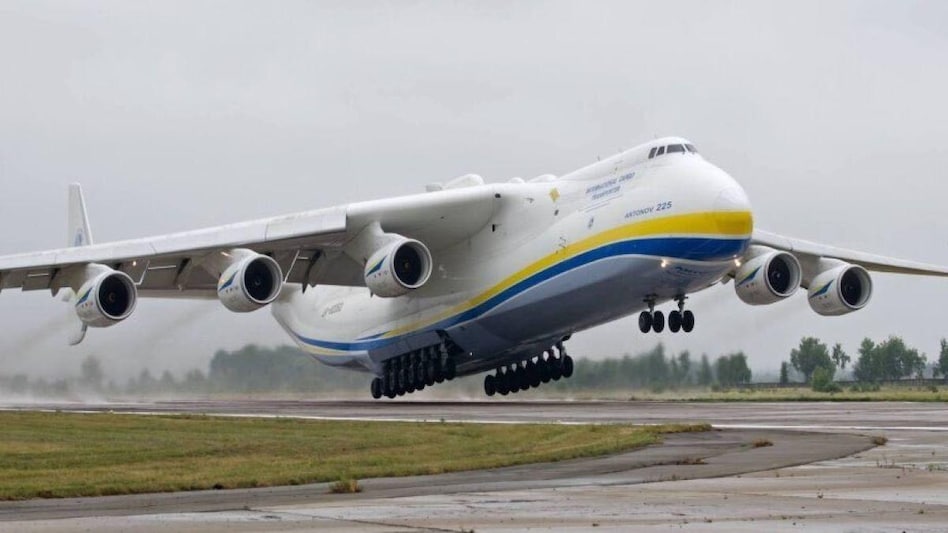 AN225 comprises a 32-wheel landing system. (Courtesy: @DmytroKulbea Twitter handle) AN225 comprises a 32-wheel landing system. (Courtesy: @DmytroKulbea Twitter handle)