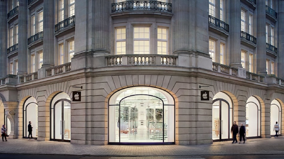 Man arrested after he took hostage inside Apple store, demanded $200 million ransom in crypto Man arrested after he took hostage inside Apple store, demanded $200 million ransom in crypto