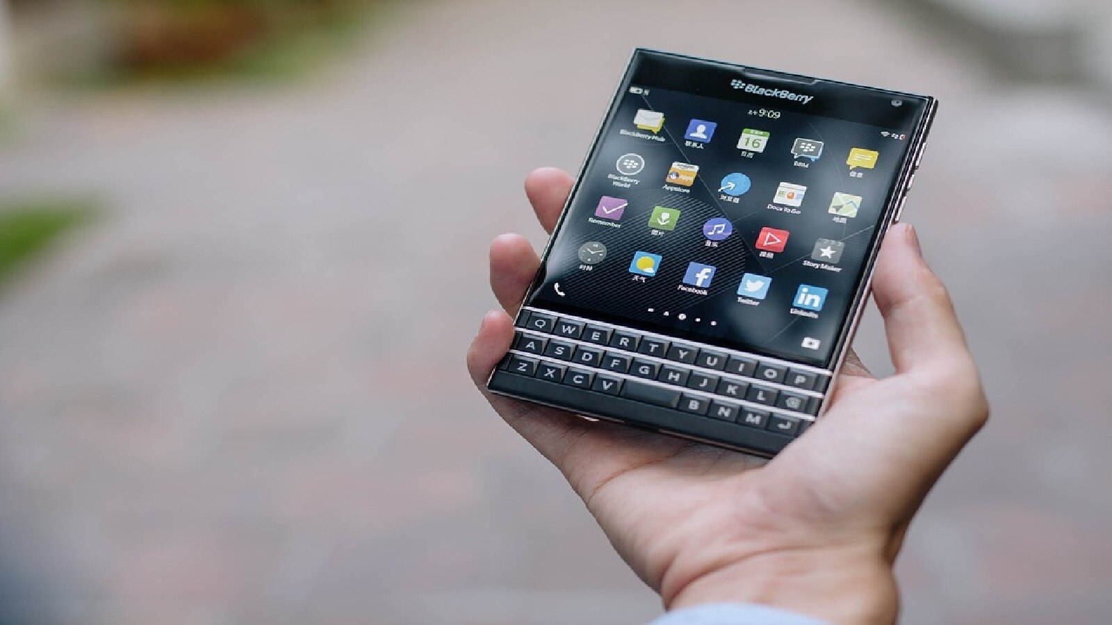 BlackBerry 5G phone is officially dead again