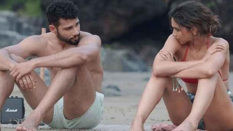 Siddhant Chaturvedi and Deepika Padukone in a still from Gehraiyaan. Siddhant Chaturvedi and Deepika Padukone in a still from Gehraiyaan.