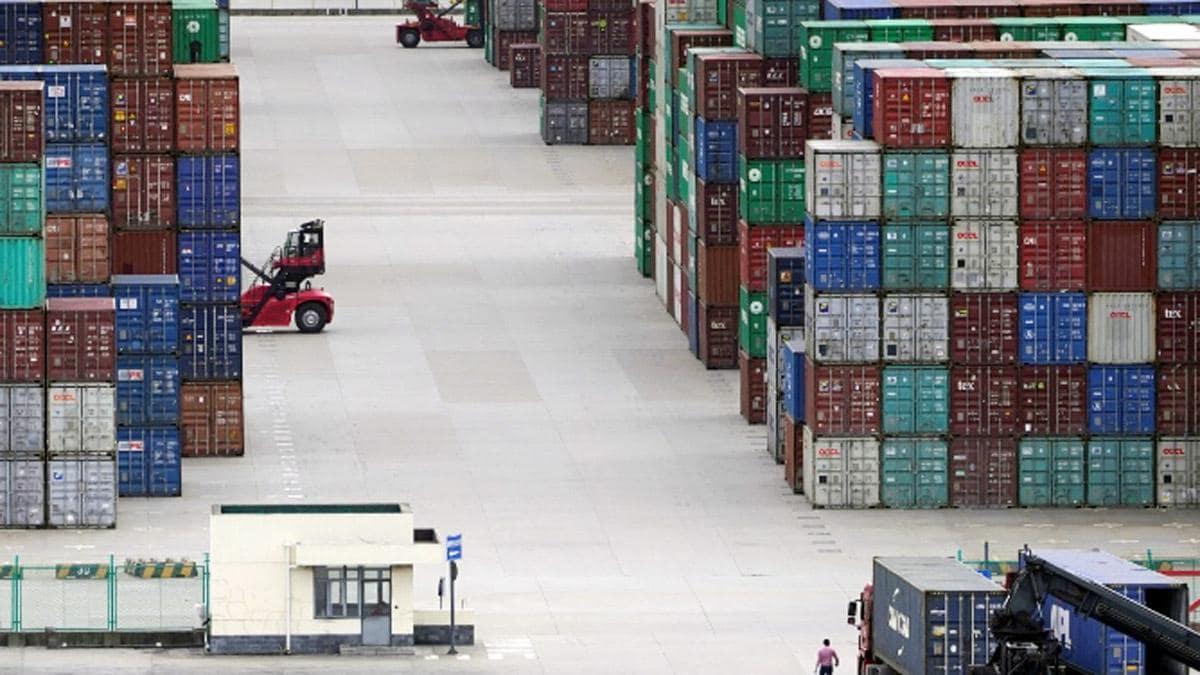 India's exports rise 25.3% to $35 bn in Jan;  trade deficit widens to $17.4 bn