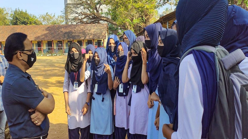 Hijab: Initially, the controversy was restricted to Udupi and Chikkamagaluru, but the issue spread then to other parts of the state. Hijab: Initially, the controversy was restricted to Udupi and Chikkamagaluru, but the issue spread then to other parts of the state.