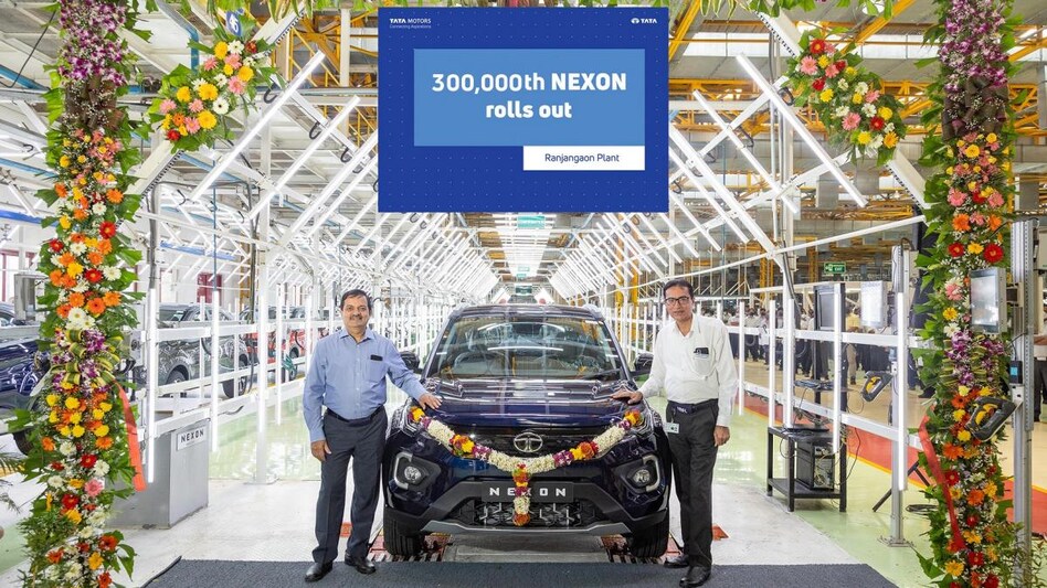 Tata Motors’ first GNCAP 5star rated car saw its 2,00,000th production unit drive out in June 2021, and crossed a further 1 lakh mark in less than 8 months Tata Motors’ first GNCAP 5star rated car saw its 2,00,000th production unit drive out in June 2021, and crossed a further 1 lakh mark in less than 8 months