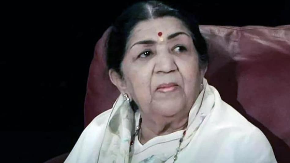 Lata Mangeshkar had tested positive for COVID-19 with mild symptoms on January 8 Lata Mangeshkar had tested positive for COVID-19 with mild symptoms on January 8
