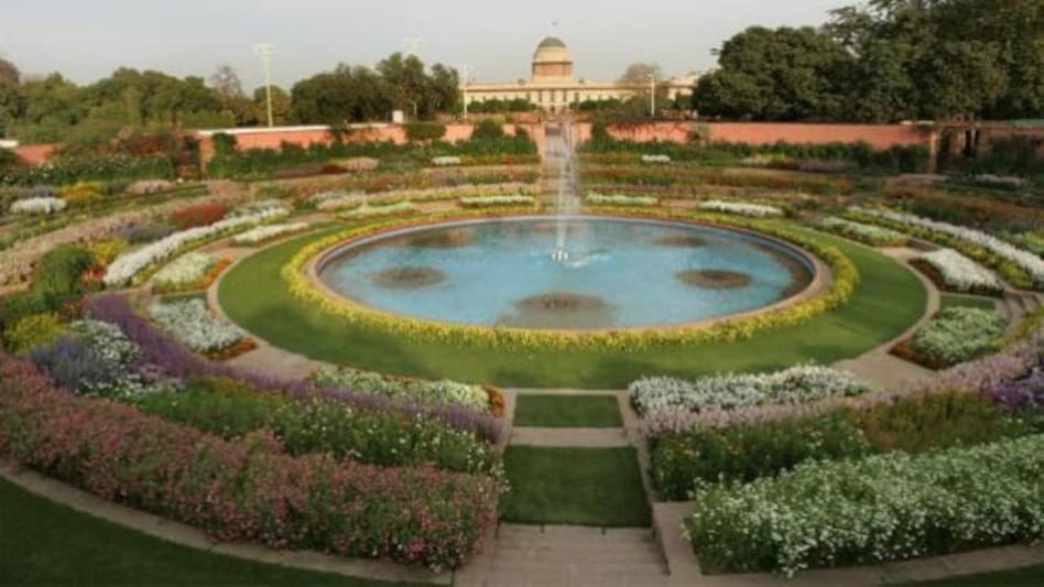 During the tour to Mughal Gardens, visitors will be required to follow COVID norms such as wearing of mask, maintaining physical distance etc. During the tour to Mughal Gardens, visitors will be required to follow COVID norms such as wearing of mask, maintaining physical distance etc.