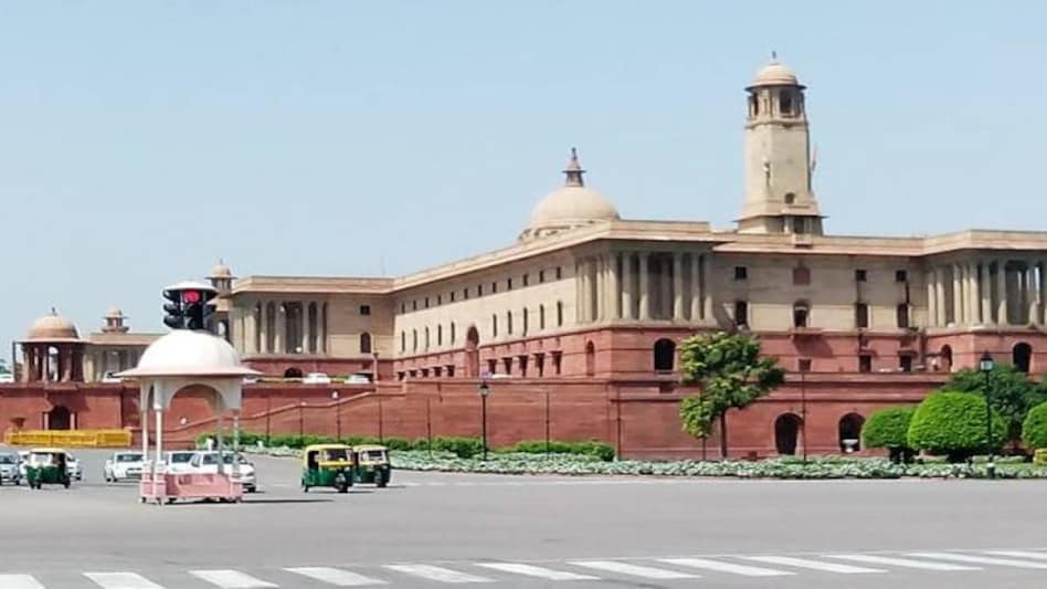 The centrepiece of this new capital was the Raisina Hill complex, housing the majestic Viceroy's House (now Rashtrapati Bhavan) and North Block and South Block. The centrepiece of this new capital was the Raisina Hill complex, housing the majestic Viceroy's House (now Rashtrapati Bhavan) and North Block and South Block.