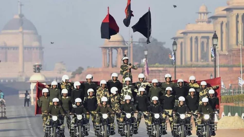 During the course of the event, the Indian Army displayed the evolution of uniforms and rifles over the years since India got its independence at the stroke of the midnight hour During the course of the event, the Indian Army displayed the evolution of uniforms and rifles over the years since India got its independence at the stroke of the midnight hour