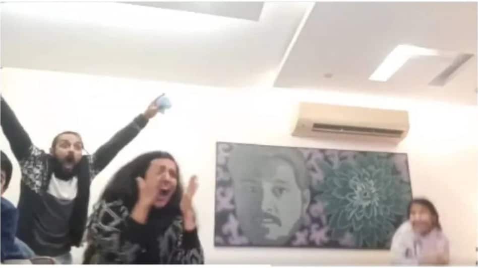 Writing with Fire had its world premiere at the Sundance Film Festival in 2021, where it won two awards – The Audience Award and a Special Jury Award. Since then, it has bagged more than 20 international awards. Writing with Fire had its world premiere at the Sundance Film Festival in 2021, where it won two awards – The Audience Award and a Special Jury Award. Since then, it has bagged more than 20 international awards.