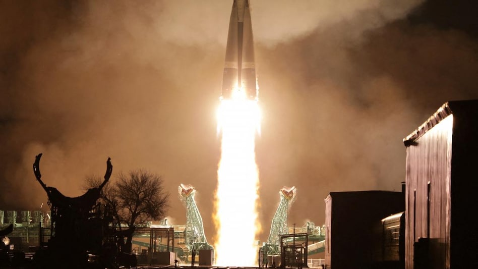 After first injecting EOS-04, the two small satellites INSPIREsat-1 and INS-2TD were also put into their orbits respectively. After first injecting EOS-04, the two small satellites INSPIREsat-1 and INS-2TD were also put into their orbits respectively.